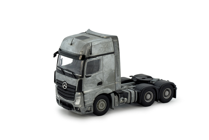 Tekno 84924 - MB MP05 Actros Giga space 6x4 tractor chassis kit - Image 7