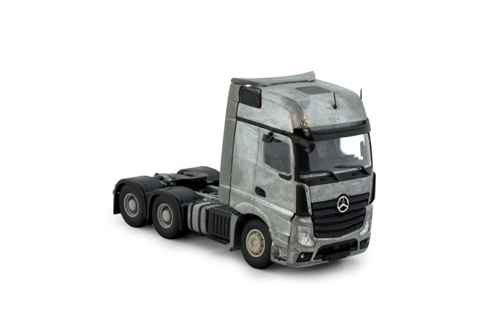 Tekno 84924 - MB MP05 Actros Giga space 6x4 tractor chassis kit